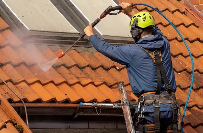 Démoussage et hydrofuge de toiture à Tollevast